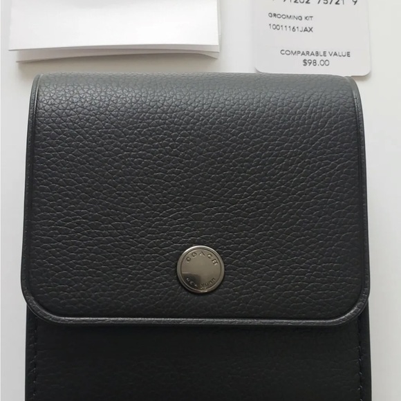 COACH Grooming Kit - Picture 2 of 6